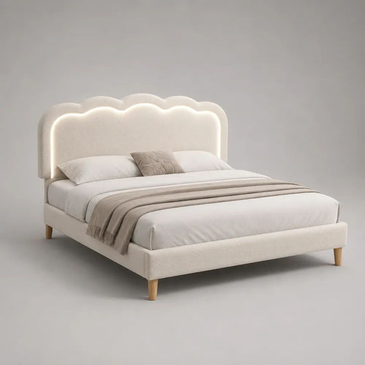 Lit double rembourré 160 x 200 cm en tissu bouclé avec tête de lit festonnée et éclairage LED, blanc cassé et bois naturel