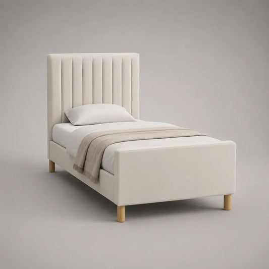 Lit simple rembourré en tissu beige clair 90 × 190 cm avec tête de lit cannelée et pieds en bois